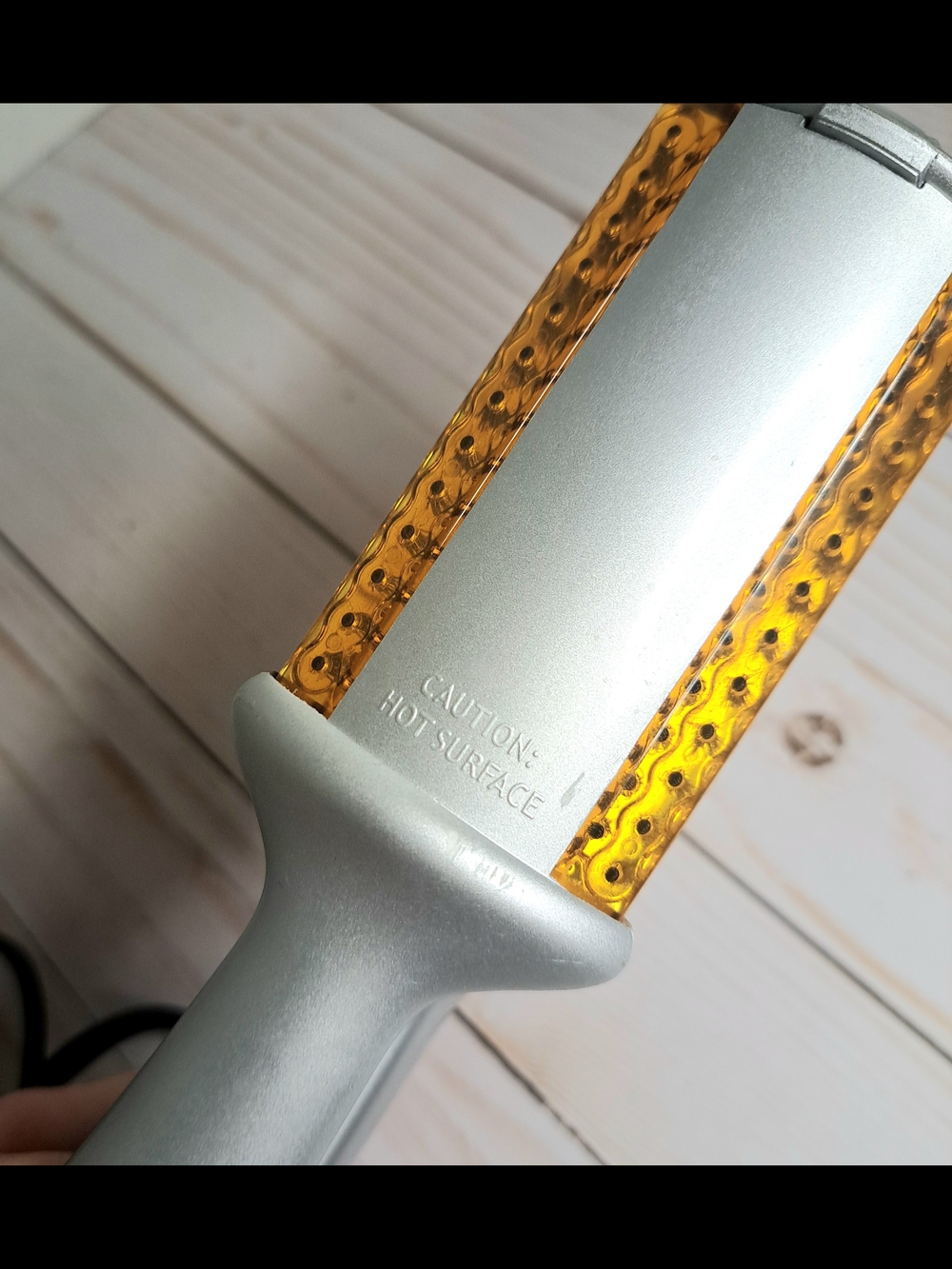 InStyler Rotating Hot Iron and Styling Brush - Picture 6 of 9